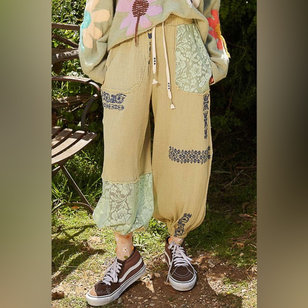 254B. Elastic Waist Lace Embroidered Jogger Pants - Green